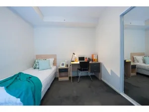 2 Bedroom Apartment - Standard — Low Level — photo 1