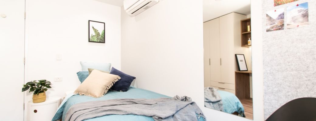 Standard Bedroom (Domestic Student Accommodation Support Program) — photo 1